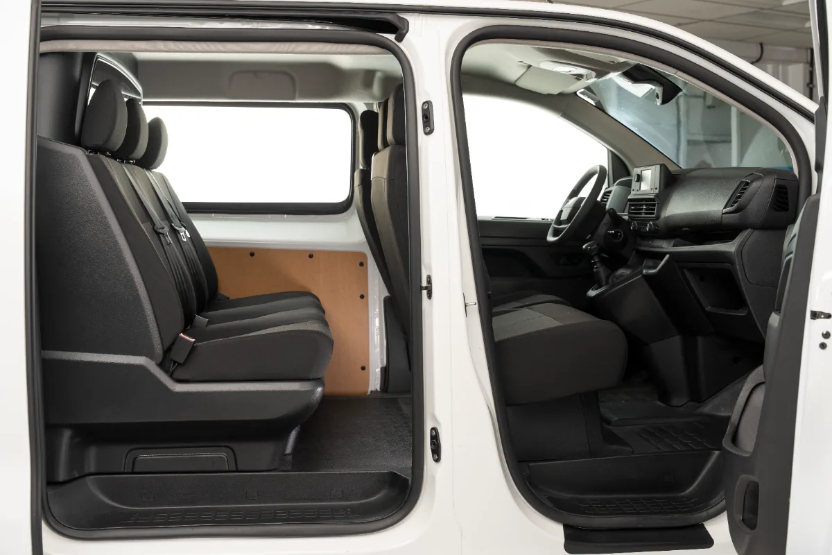 Peugeot Expert — Cabina cómoda