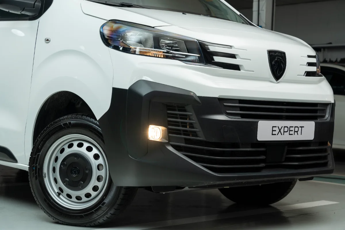 Peugeot Expert — Detalle frontal