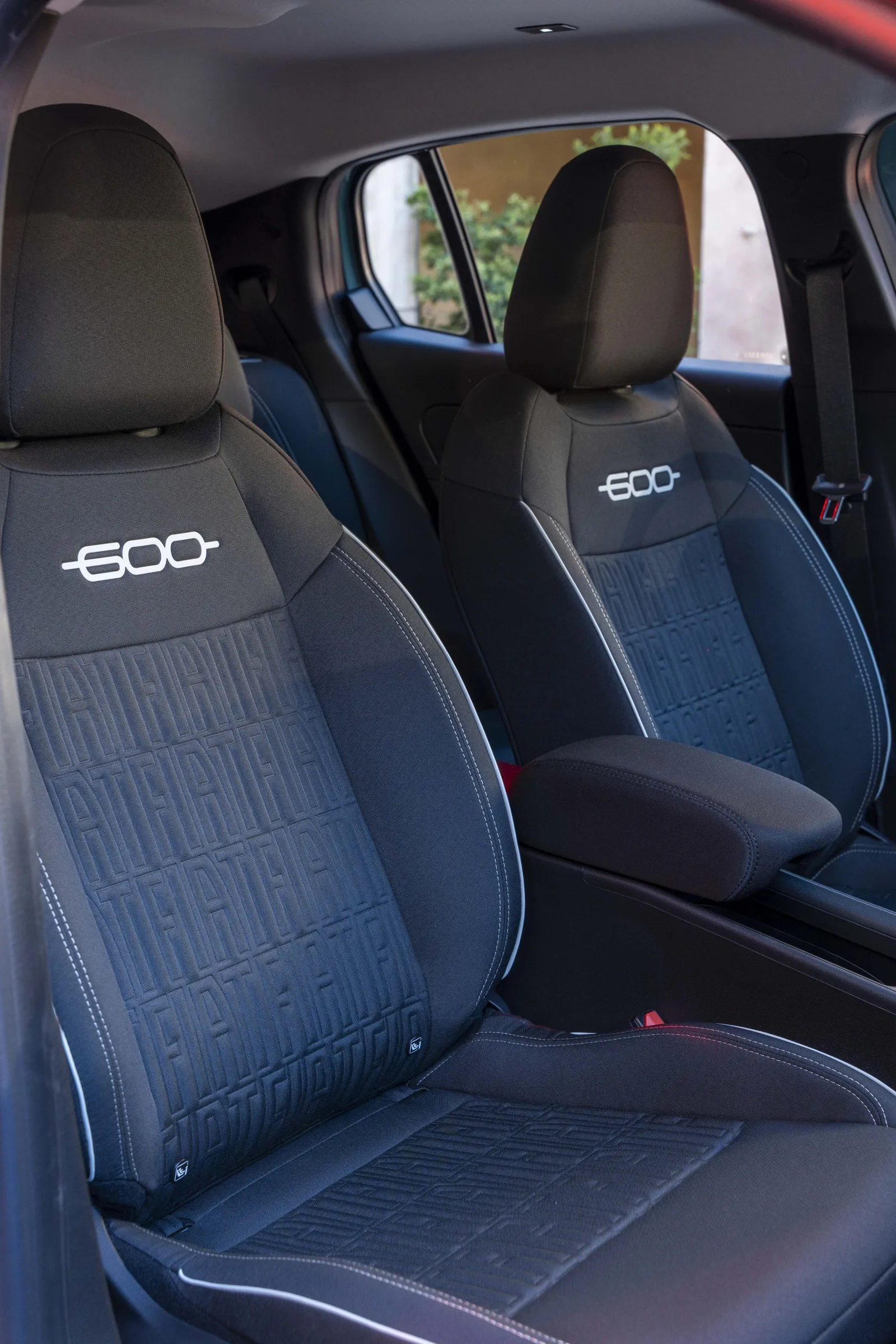 Fiat 600 — 6 airbags + ESC
