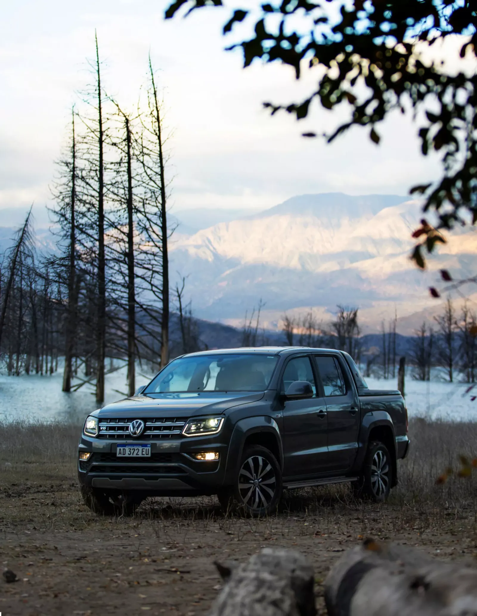 Volkswagen Amarok — Frente en paisaje