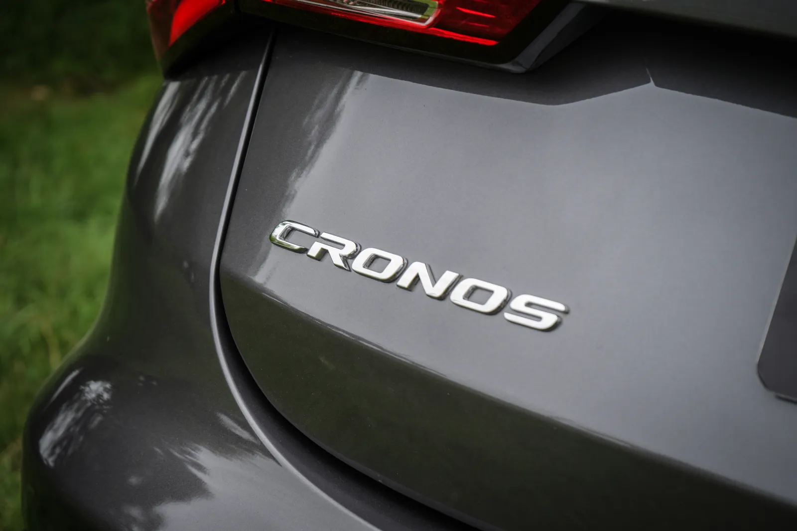 Fiat Cronos — Detalle logo