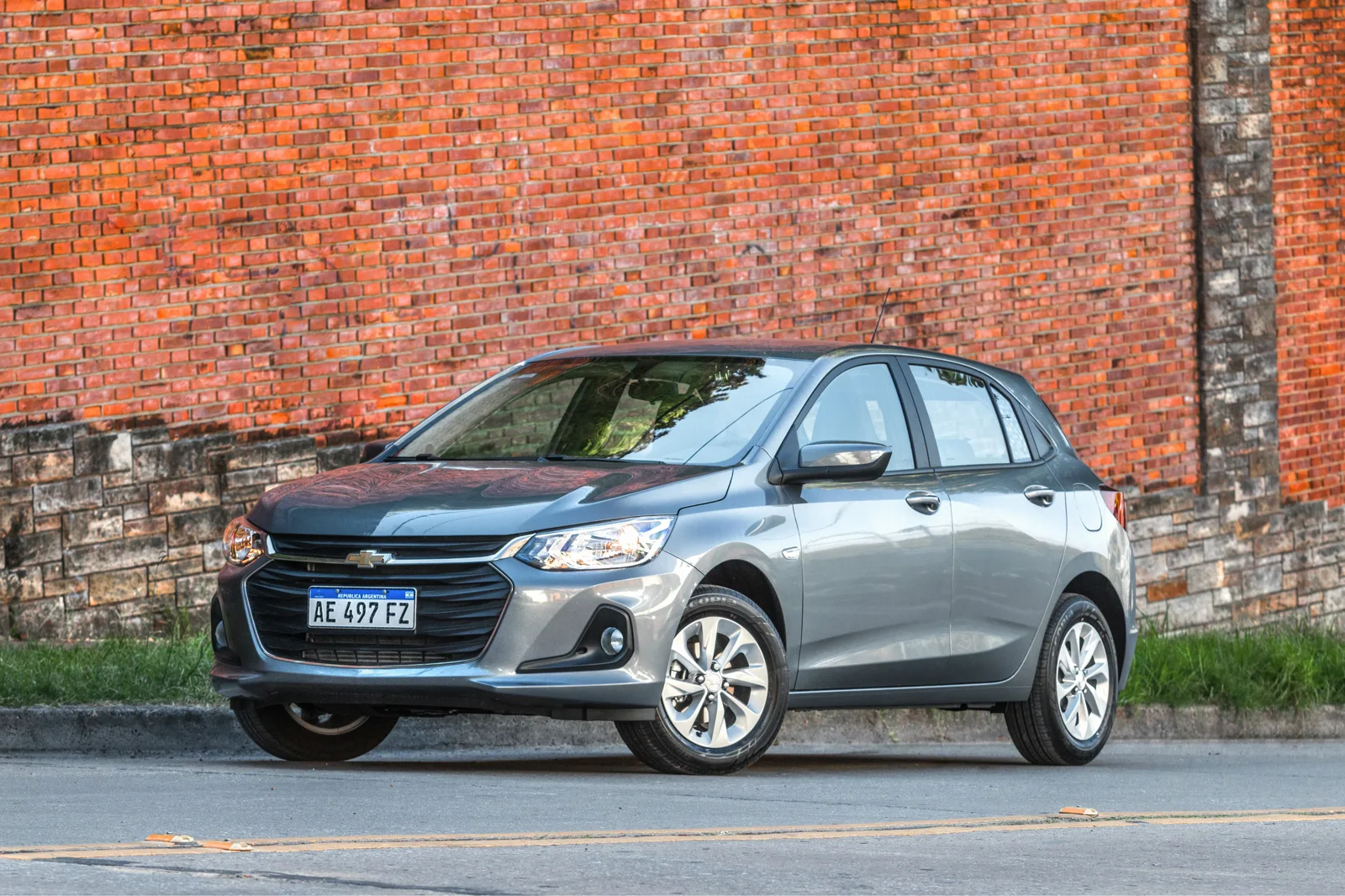 Chevrolet Onix — Trasera 3/4