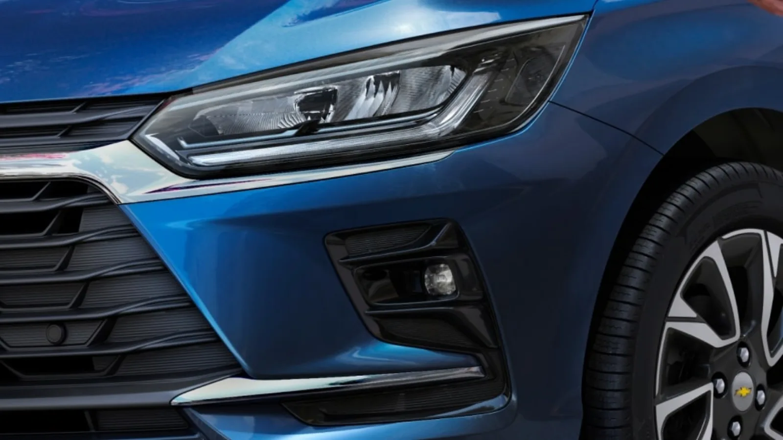 Chevrolet Onix Plus — Faros y parrilla