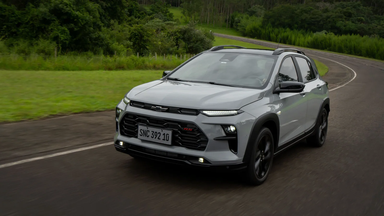 Chevrolet Sonic — Frente en ruta