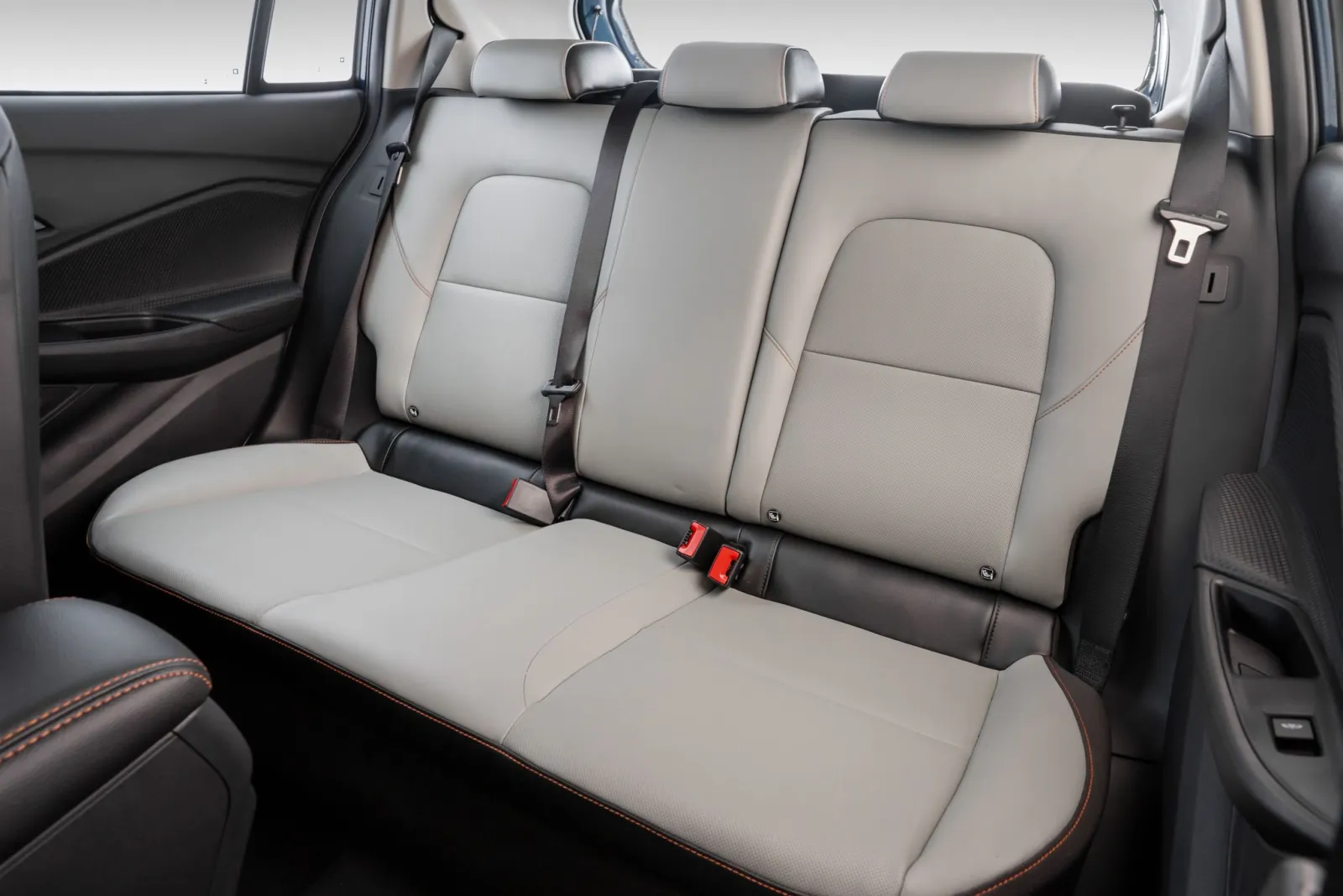 Chevrolet Sonic — Asientos traseros