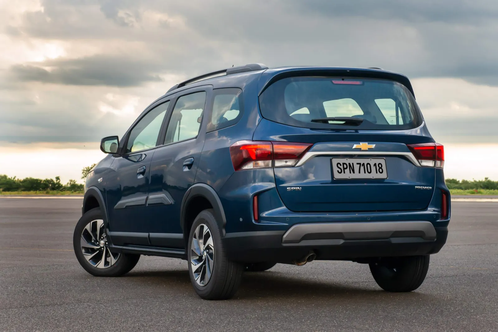 Chevrolet Spin — Trasera 3/4