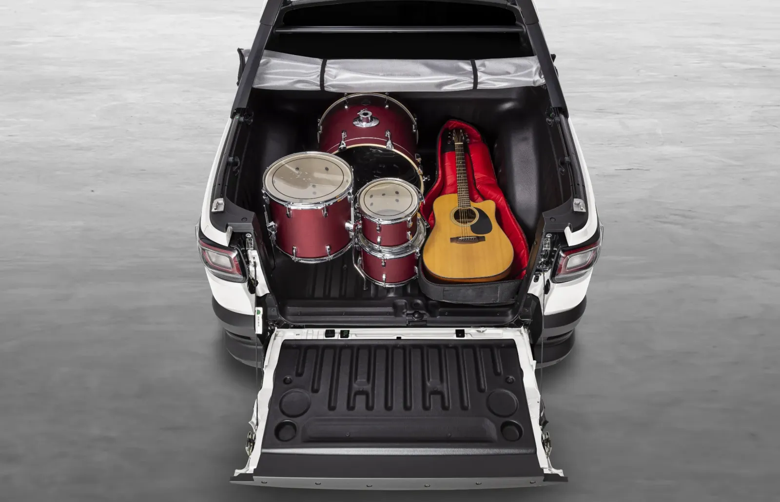 Fiat Strada — Caja de 844 litros