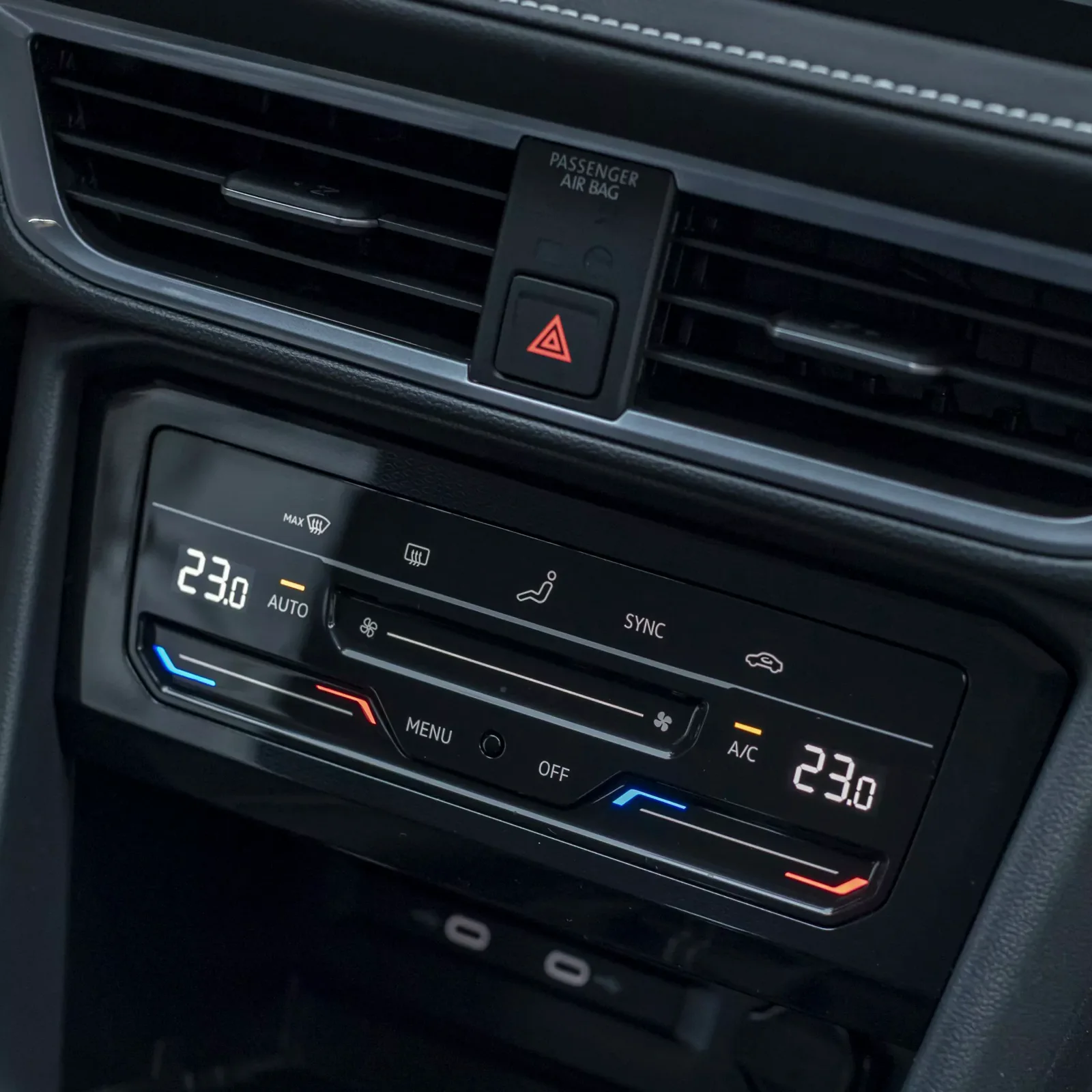 Volkswagen Taos — VW Play 10"